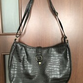 Сумочка від Avon ! Вмістка середнього розміру
