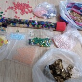 Для тих, хто прикрашати любить одежу... Все, що в лоті.