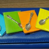 Сувенір-талісман в гаманець ложка-загребушка.