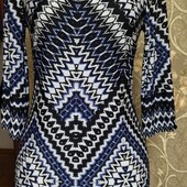 Розпродаж! Приємне плаття цікавий принт