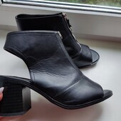 Крутезне взуття на ніжку з високим під ємом. 24-24,5см