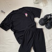 Костюм у чорному кольорі футболка oversize+велосипедки