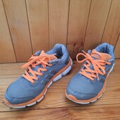 Оригінальні кросівки adidas