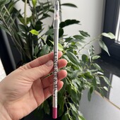 Олівець для губ із точилкою