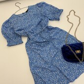 Гарна сукня в квітковий принт