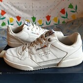 Кроссовки.р.р.44.стелька 28 см.в отличном состоянии.Оригинал!