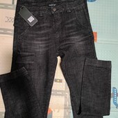 Жіночі темні джинси