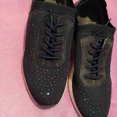 жіночі класні кросівки 