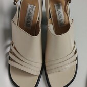 Лаковые босоножки р.36 (ньюансы)витрина