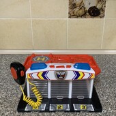 Інтерактивний гараж іграшковий з сиренами, сигналами та рацією. Стан нового.