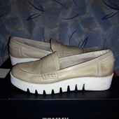 Кожаные слипоны.р.р.37.стелька 23.5 см.в хорошем состоянии.Оригинал!