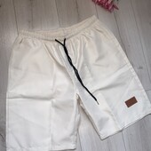 Новий стан.Шорти на резинці з кишенями розмір Л.