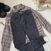 Трендові джинси із розрізами внизу у кольорі графіт