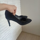 Стильні,класичні туфельки на весну!р.38-24.5!