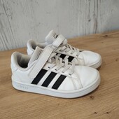 Adidas кросівки