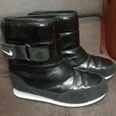 Круті дутики чобітки Nike. Устілки 20 см.