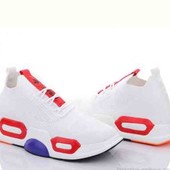 Женские Белоснежные Кроссовки фирма Adidas. производство Вьетнам.