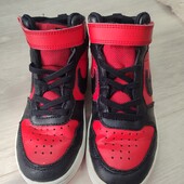 Високі кросівки Nike у відмінному стані, р.30 (18,5 см ))
