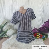 футболка з вишивкою