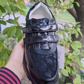 Дитячі кросівки