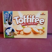 Цукерки Toffifee з білого шоколаду з карамеллю і цілим фундуком 125 г.