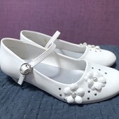 Нарядные білі дитячі туфельки Cupcake Couture (розмір 30)